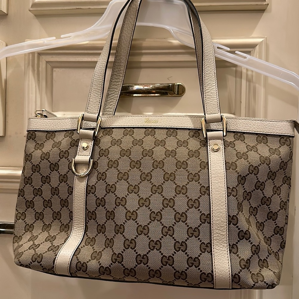 Gucci handbag in great condition